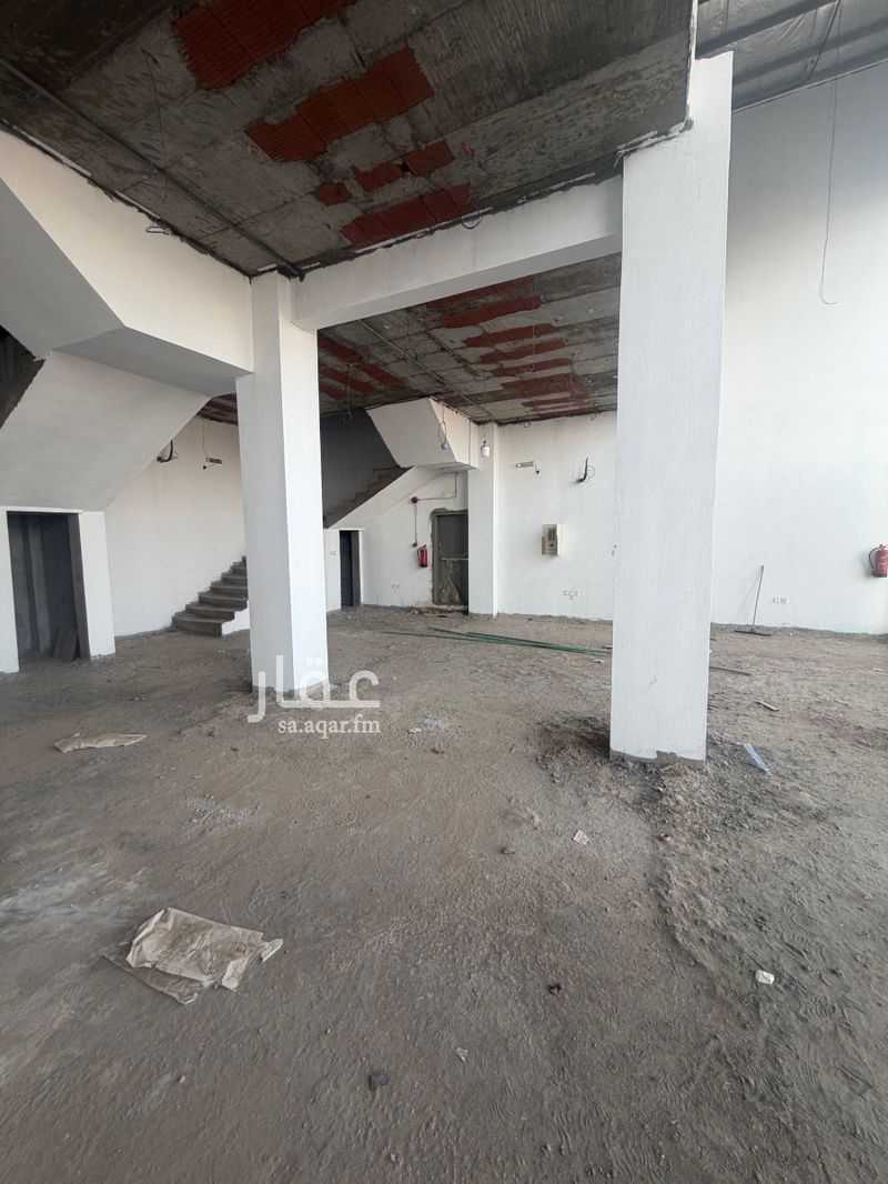 shop in As Sikkah Al Hadid, Madinah 7
