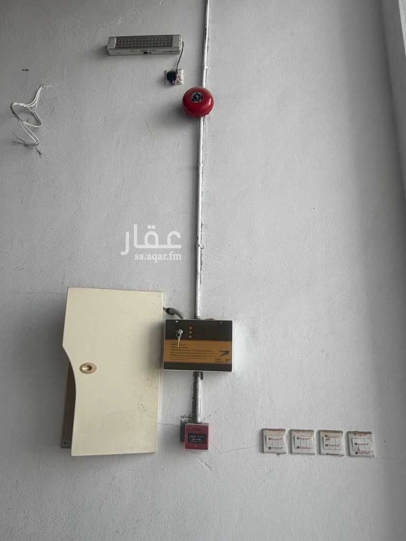 shop in As Sikkah Al Hadid, Madinah 3