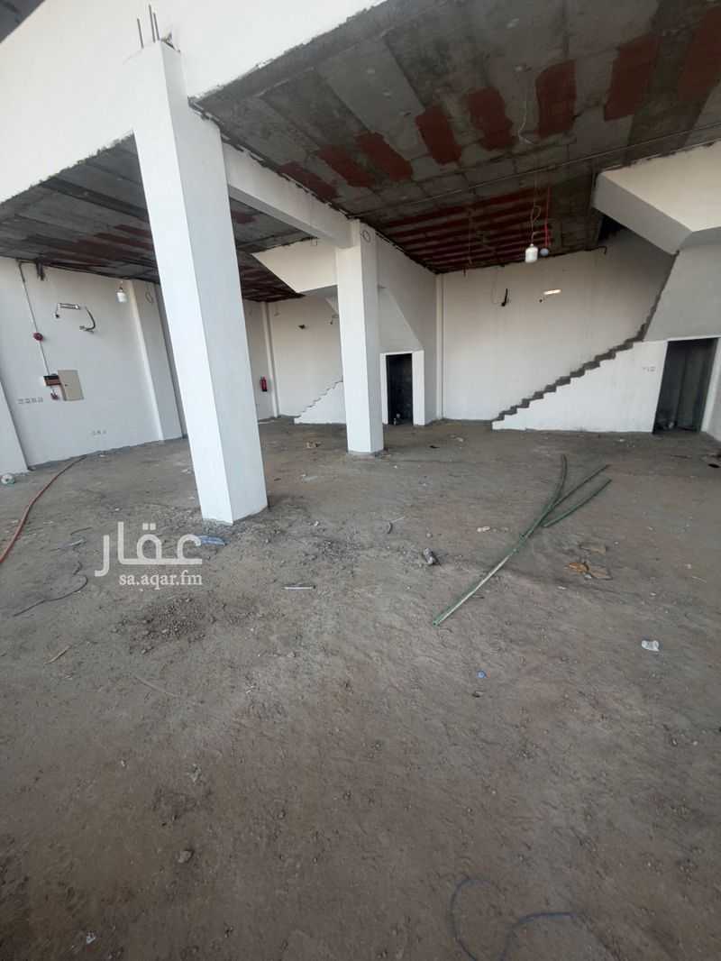 shop in As Sikkah Al Hadid, Madinah 6