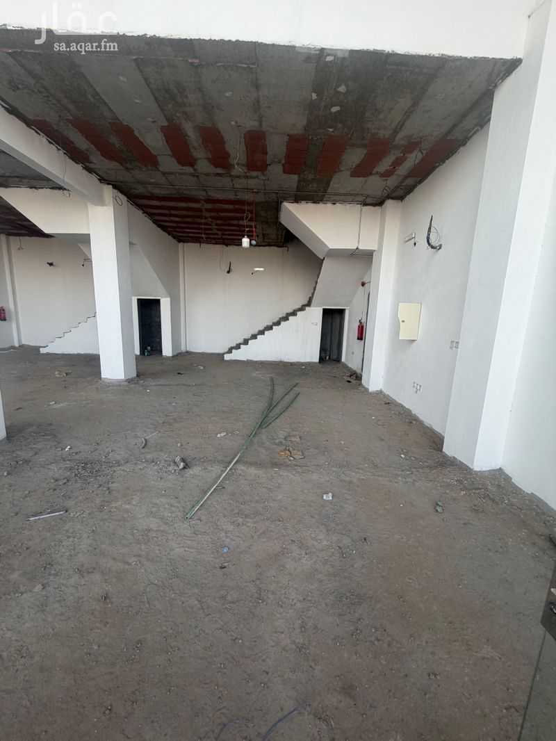 shop in As Sikkah Al Hadid, Madinah 9