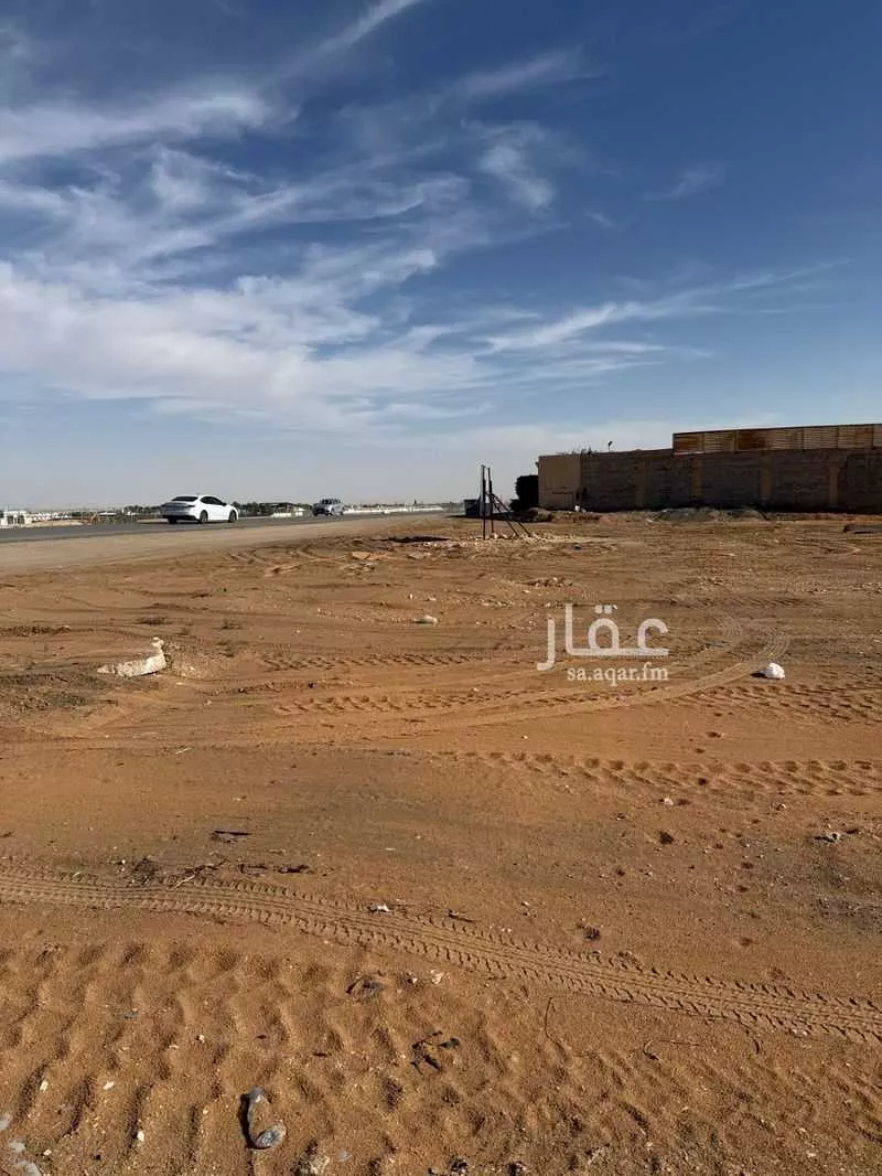 أرض 2796 م² في الرمال 7