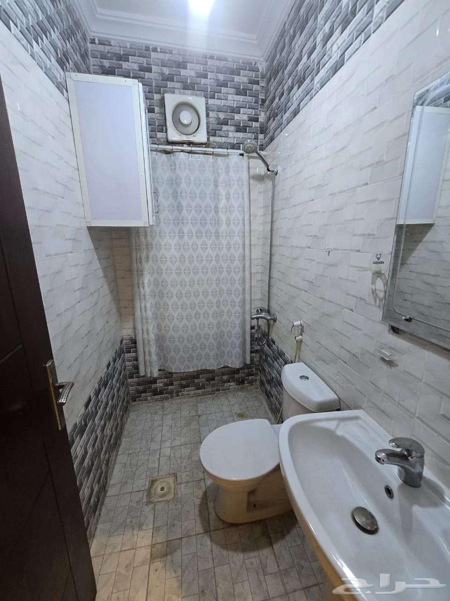 2 bedroom apartment in Muraykh, Jeddah 9