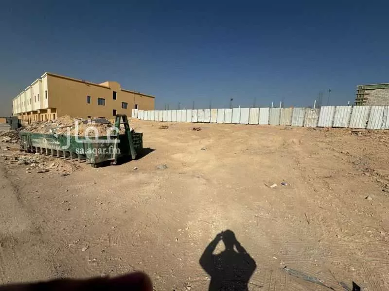 1558 sqm land in Al Masani 5