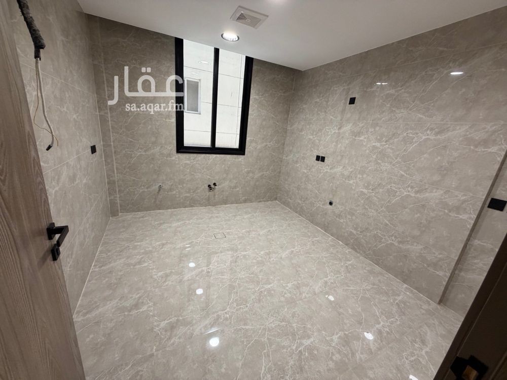 3 bedroom apartment in Al Basateen, Eastern Province 10