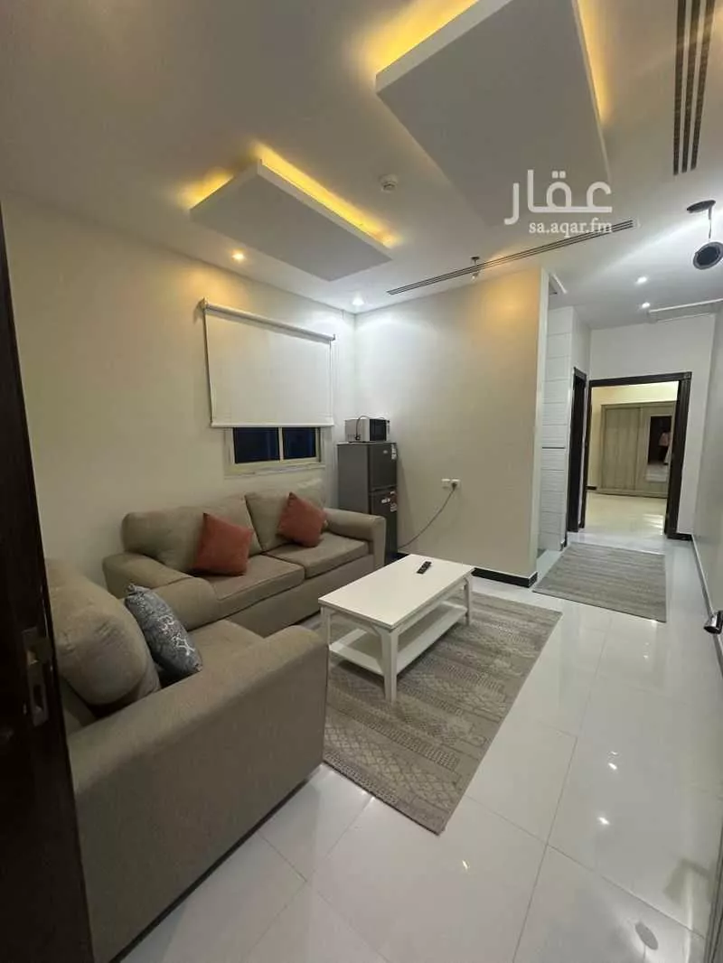 شقة في الصحافة