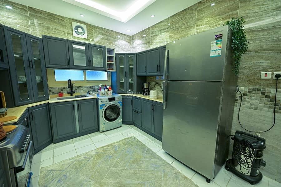 3 bedroom apartment in Al Shati, Jeddah 8