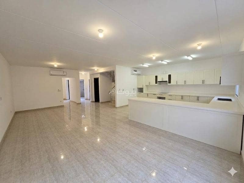 4 bedroom villa in King Khalid International Airport, Riyadh 3