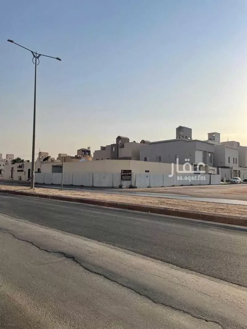 672 sqm land in Dhahrat Namar 2