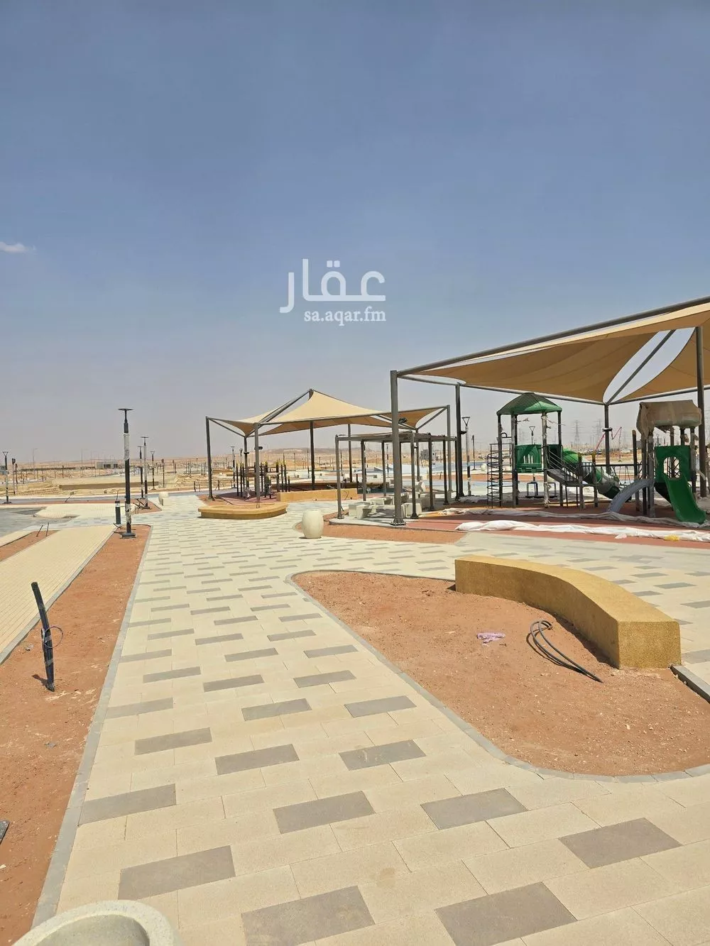أرض 369 م² في الشرق 8