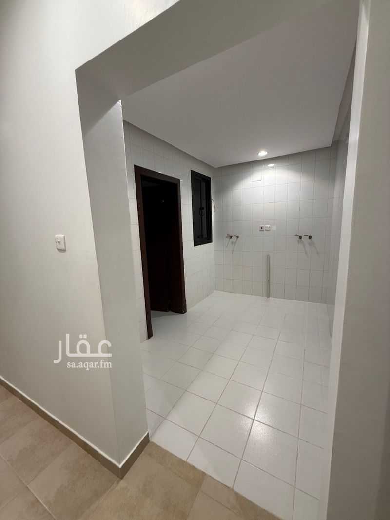 5 bedroom villa in An Nafal, Riyadh 8