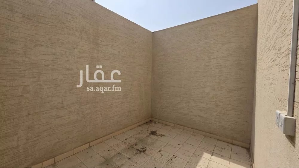 4 bedroom floor in Dhahrat Namar 10
