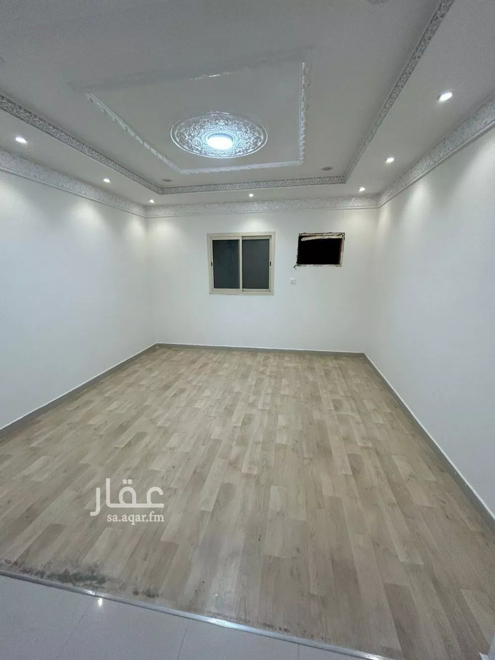 4 bedroom floor in Dhahrat Laban 7