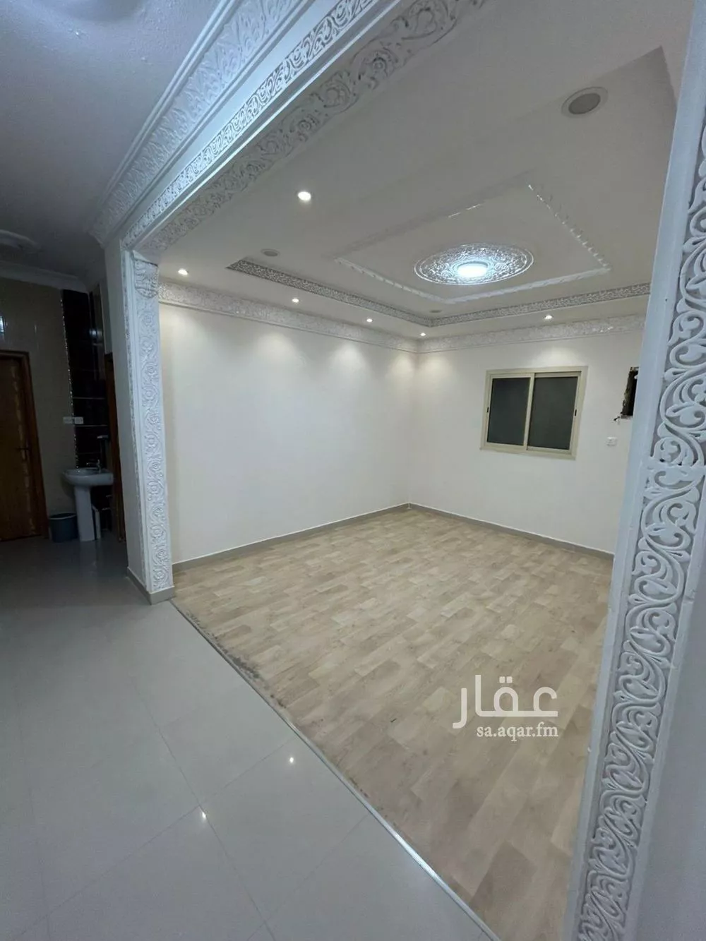 4 bedroom floor in Dhahrat Laban 8