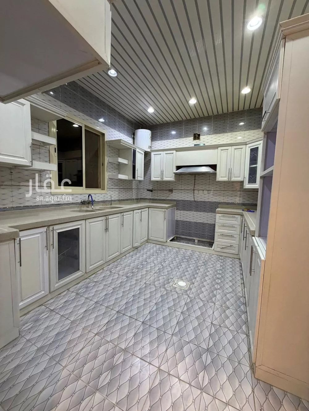 2 bedroom floor in Tuwaiq 11