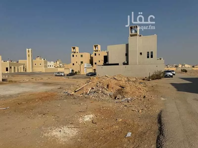 927 sqm land in Tuwaiq 4