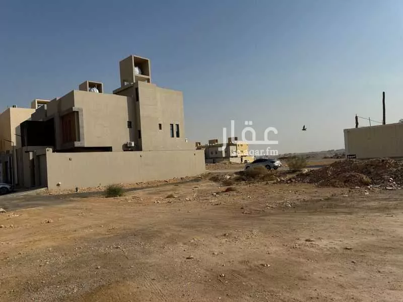 927 sqm land in Tuwaiq 7