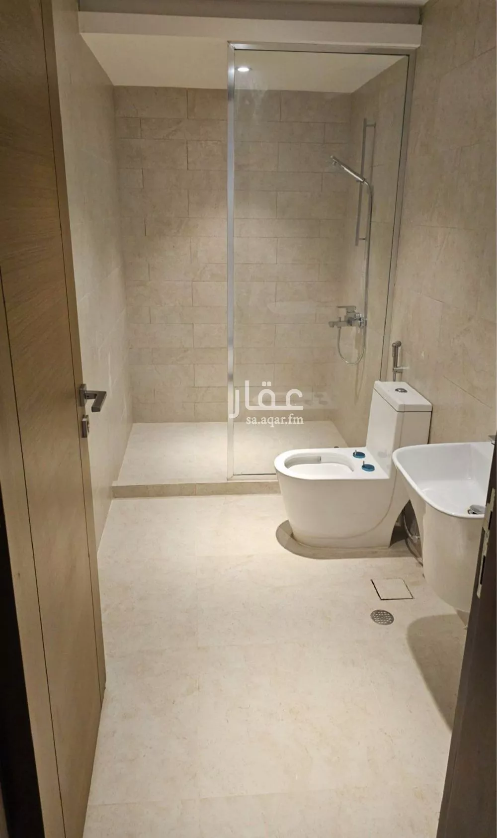 3 bedroom apartment in Al Hazm 9