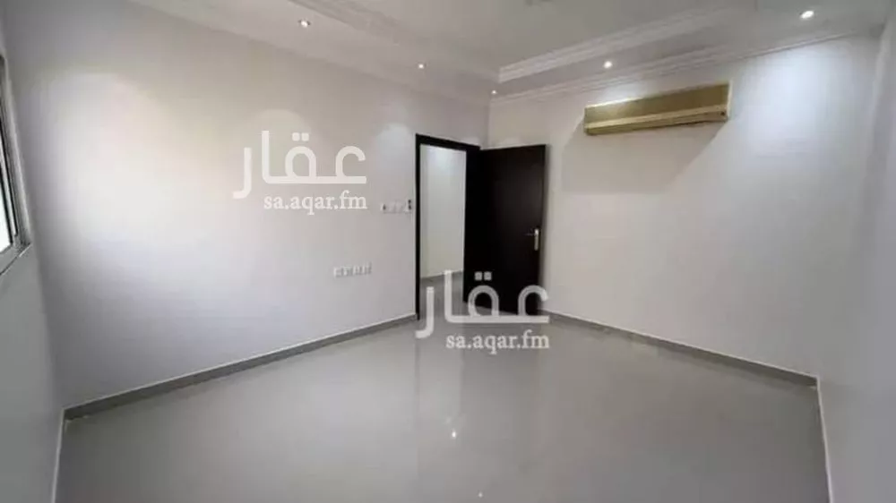 3 bedroom floor in Al Munsiyah 7