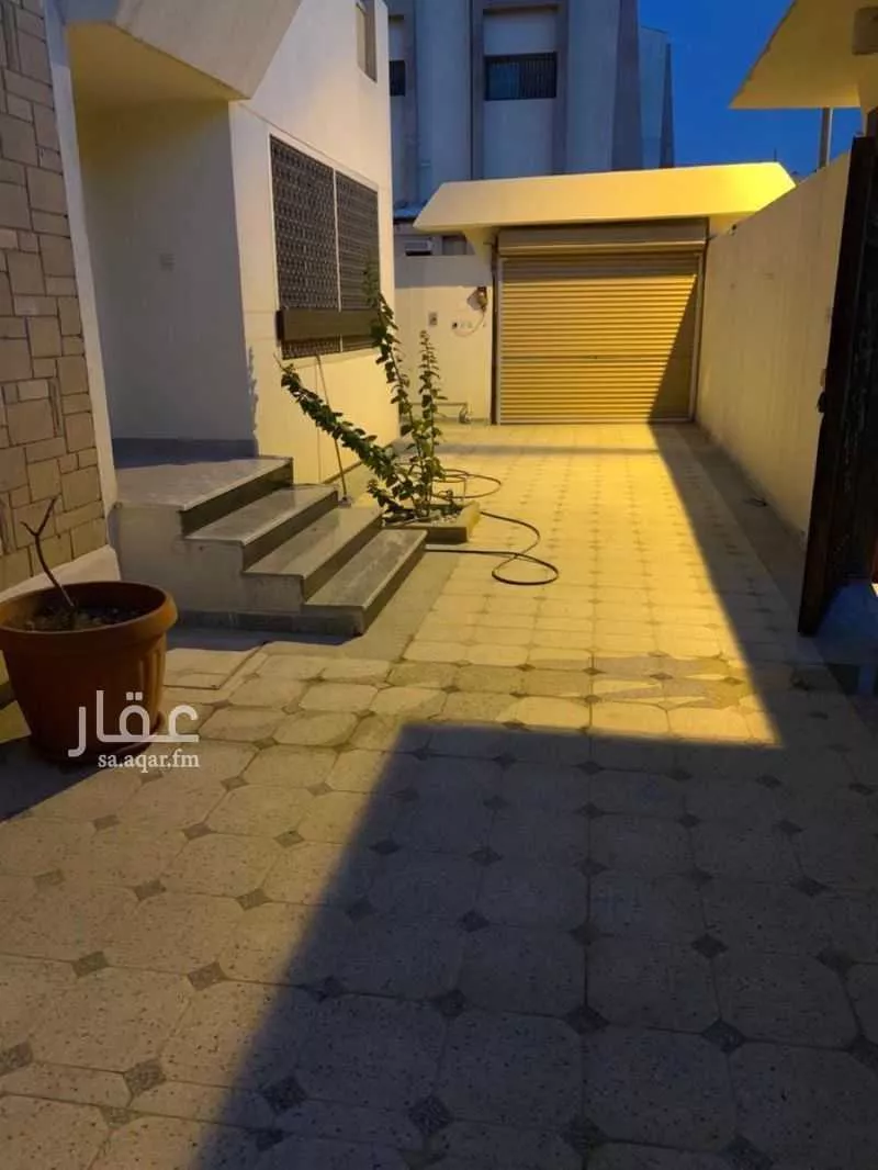أرض 2220 م² في الورود 29