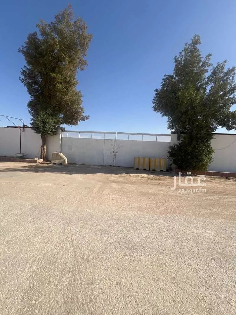 10000 sqm land in Ash Sharq 2