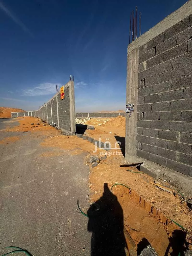 6736 sqm land in Uhud 13