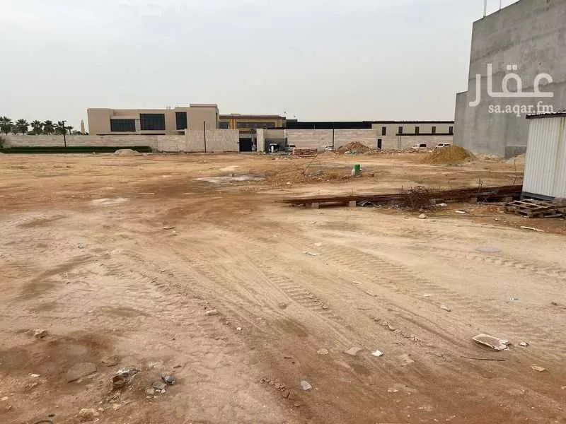 1400 sqm land in Irqah 4