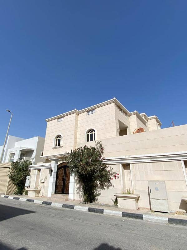 5 bedroom villa in Ar Rakah Al Janubiyah, Eastern Province 3
