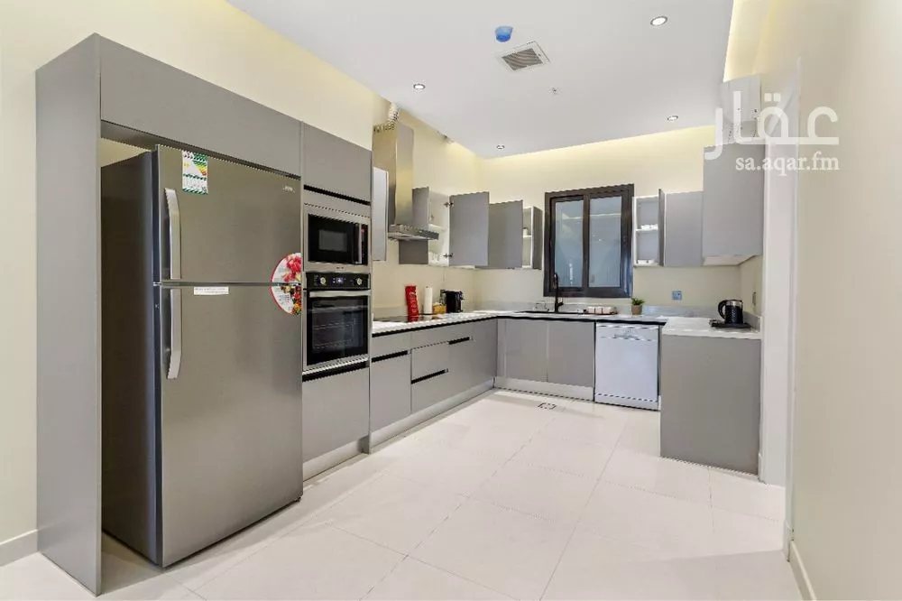 3 bedroom apartment in Al Yasmin 6