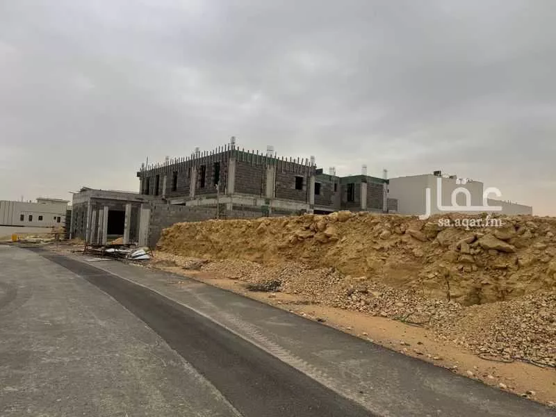 705 sqm land in Al Mahdiyyah 2