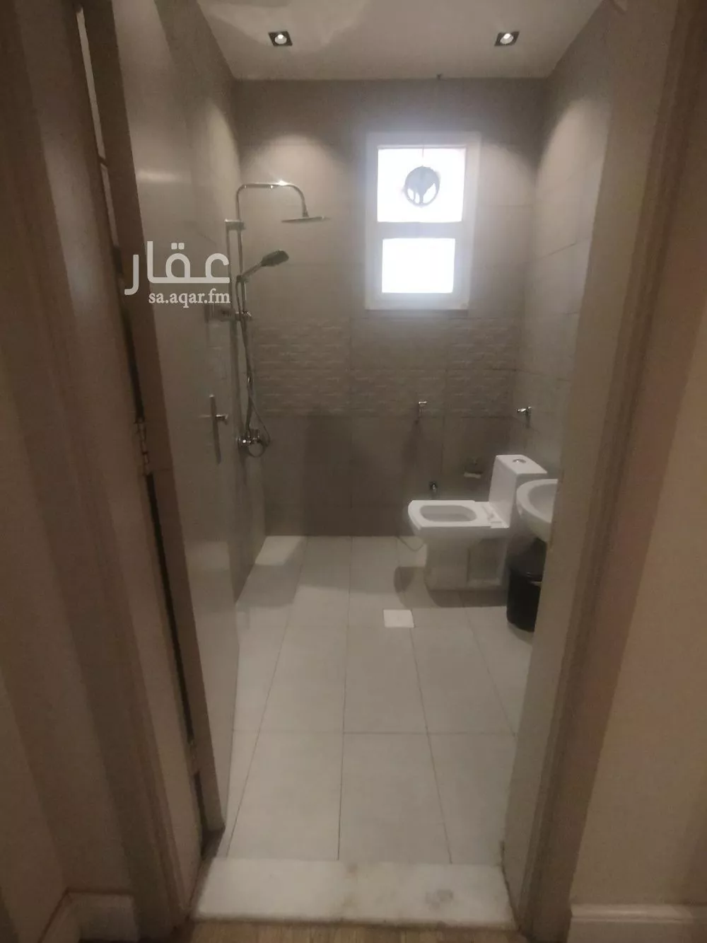 شقة 1 غرف في العقيق 7