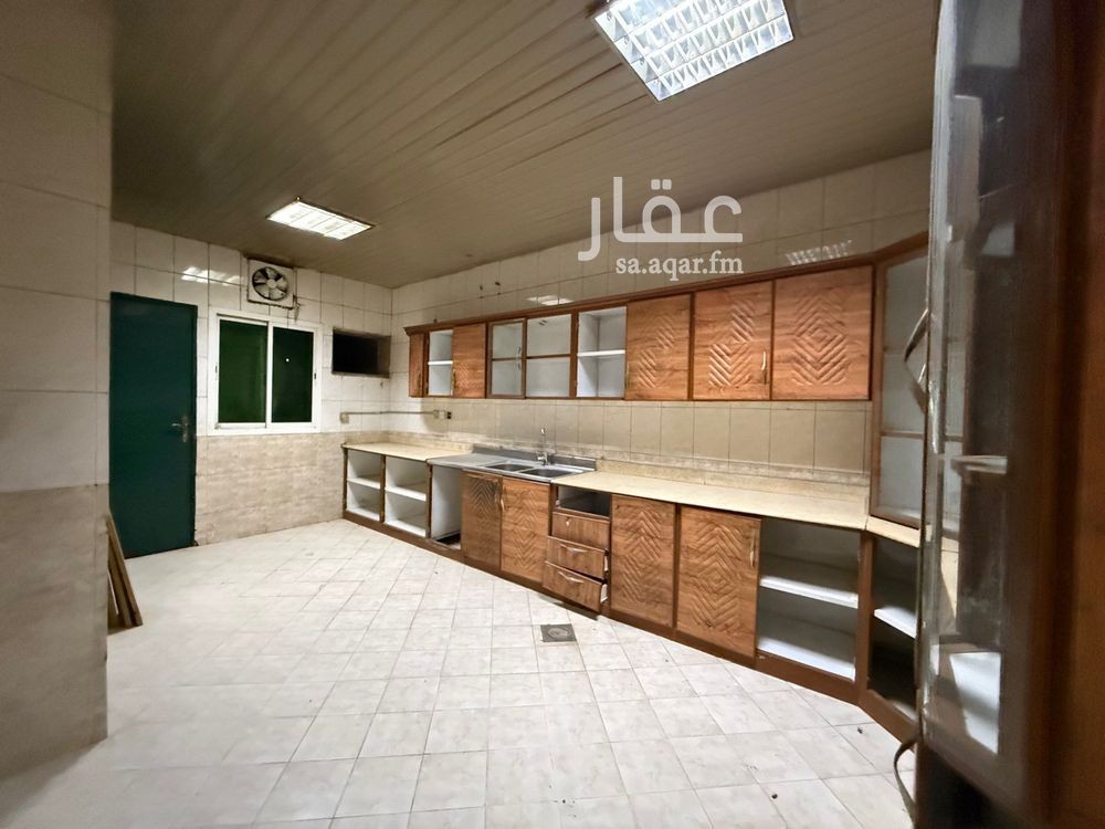 9 bedroom building in Al Yarmouk, Riyadh 17