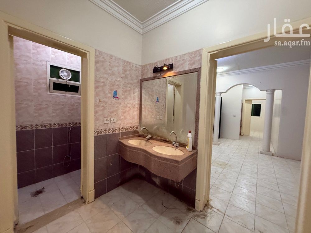 9 bedroom building in Al Yarmouk, Riyadh 8