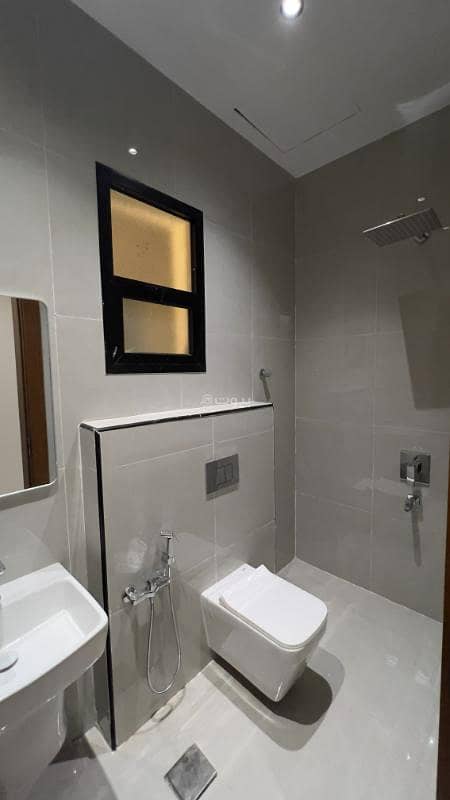 5 bedroom villa in Al Bayan, Riyadh 11