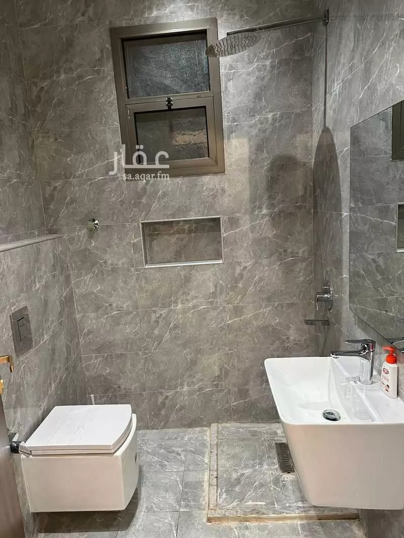 4 bedroom floor in Al Rimal 12