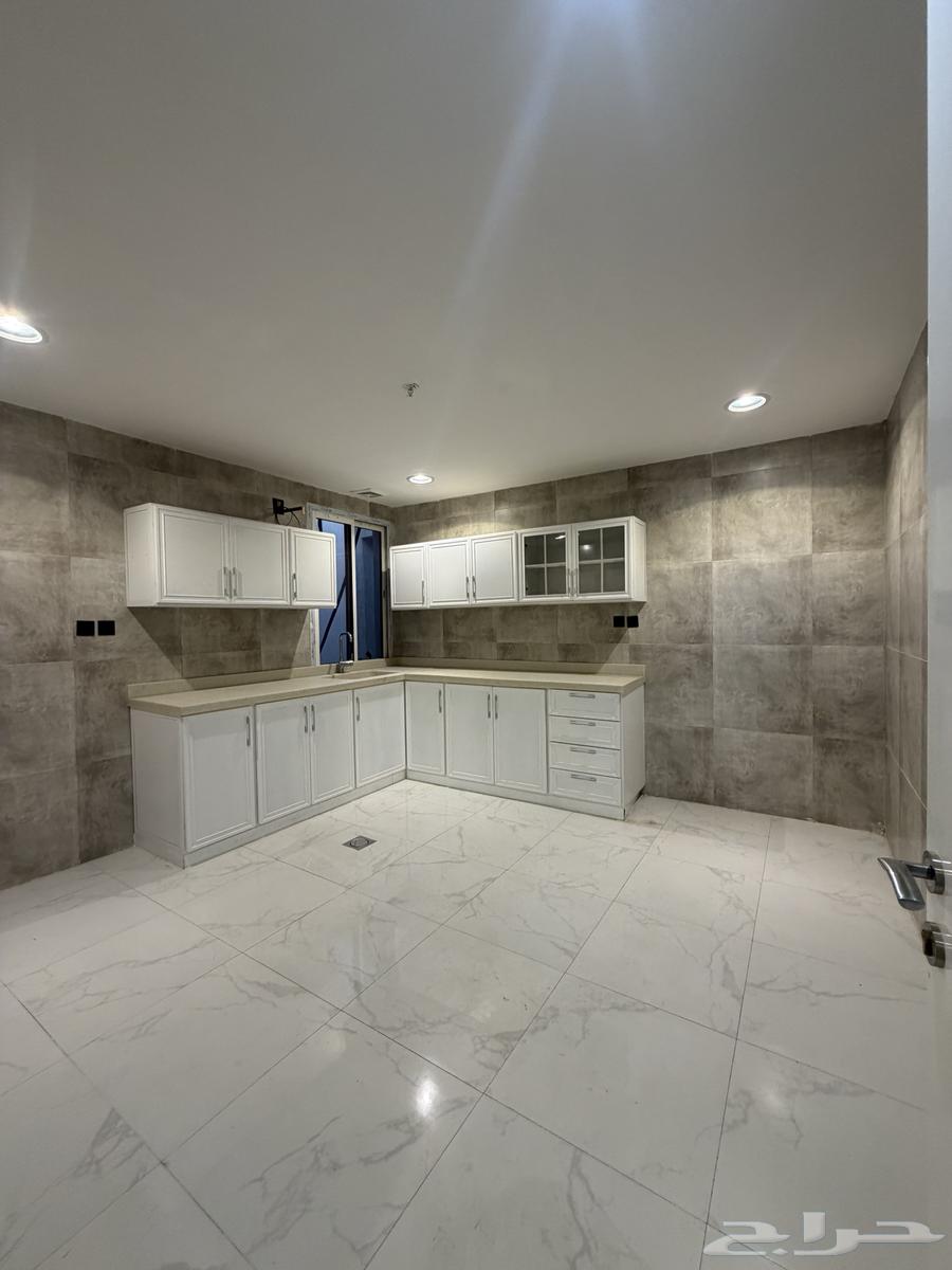 3 bedroom apartment in Al Basateen, Eastern Province 10