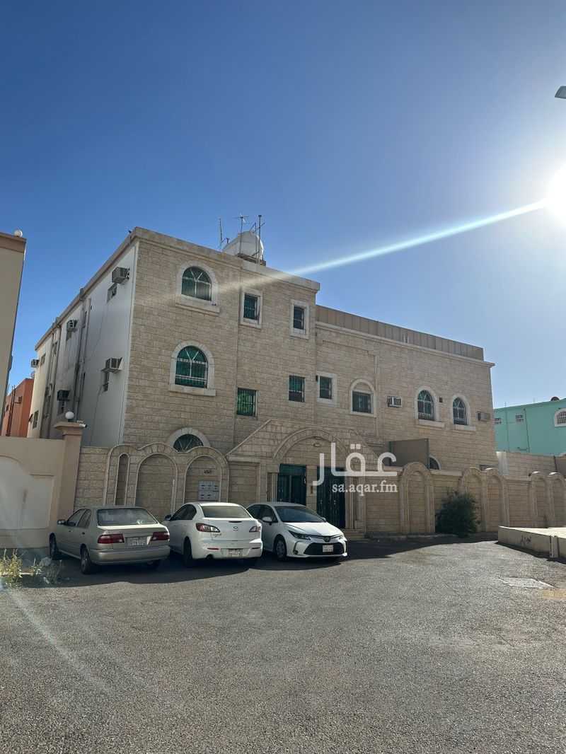 7 bedroom villa in New Aziziyah, Tabuk 2