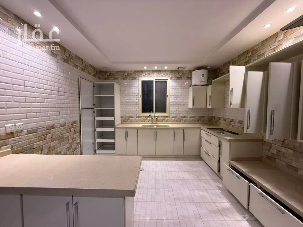 4 bedroom floor in Al Munsiyah 6