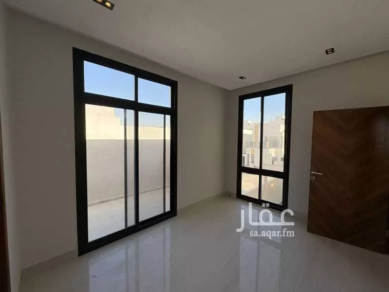 467 sqm land in Al Mahdiyyah 15