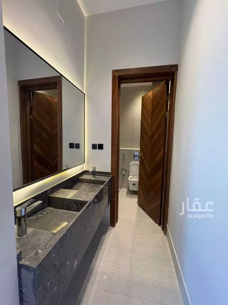 467 sqm land in Al Mahdiyyah 16