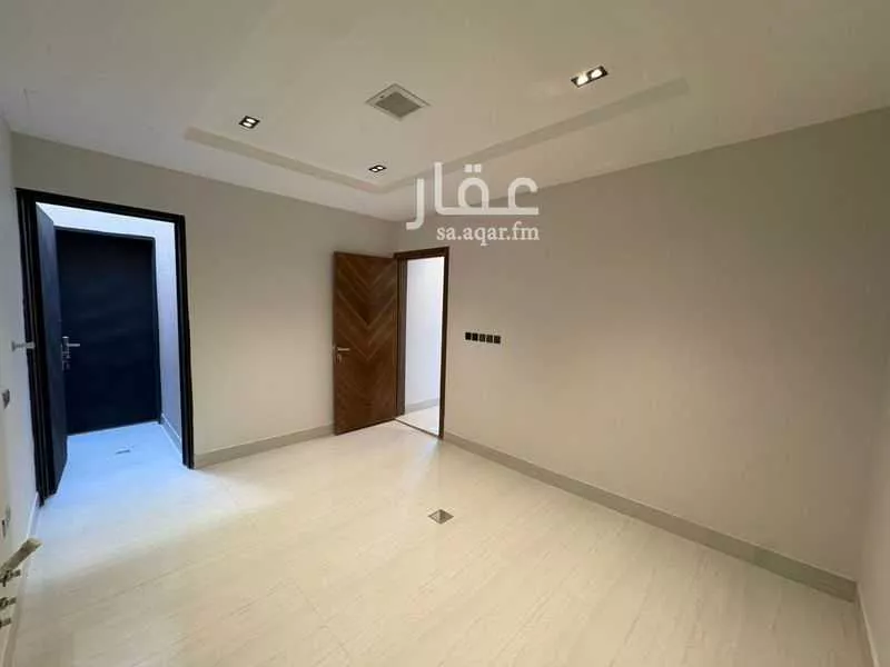 467 sqm land in Al Mahdiyyah 10