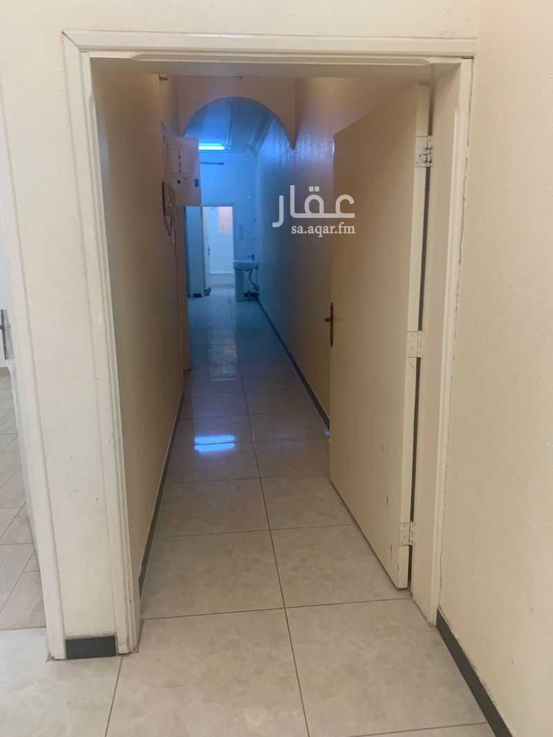 4 bedroom apartment in Al Aziziyah, Khamis Mushait 2