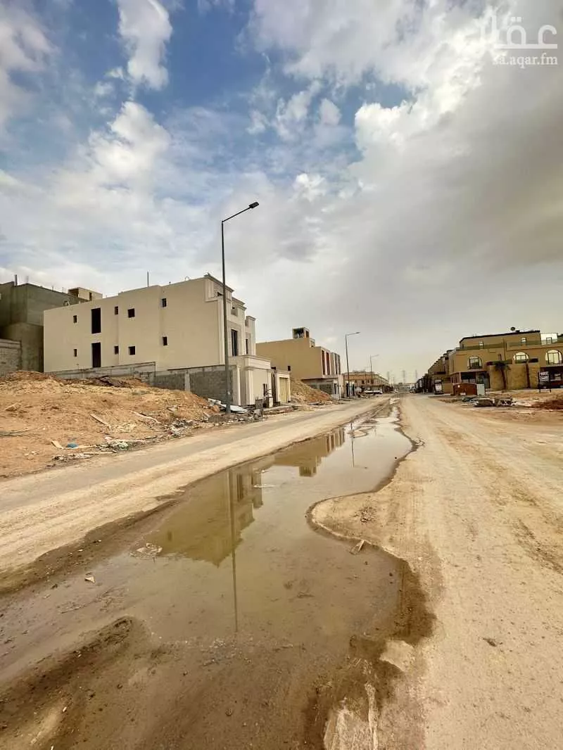 324 sqm land in Ash Sharq 4