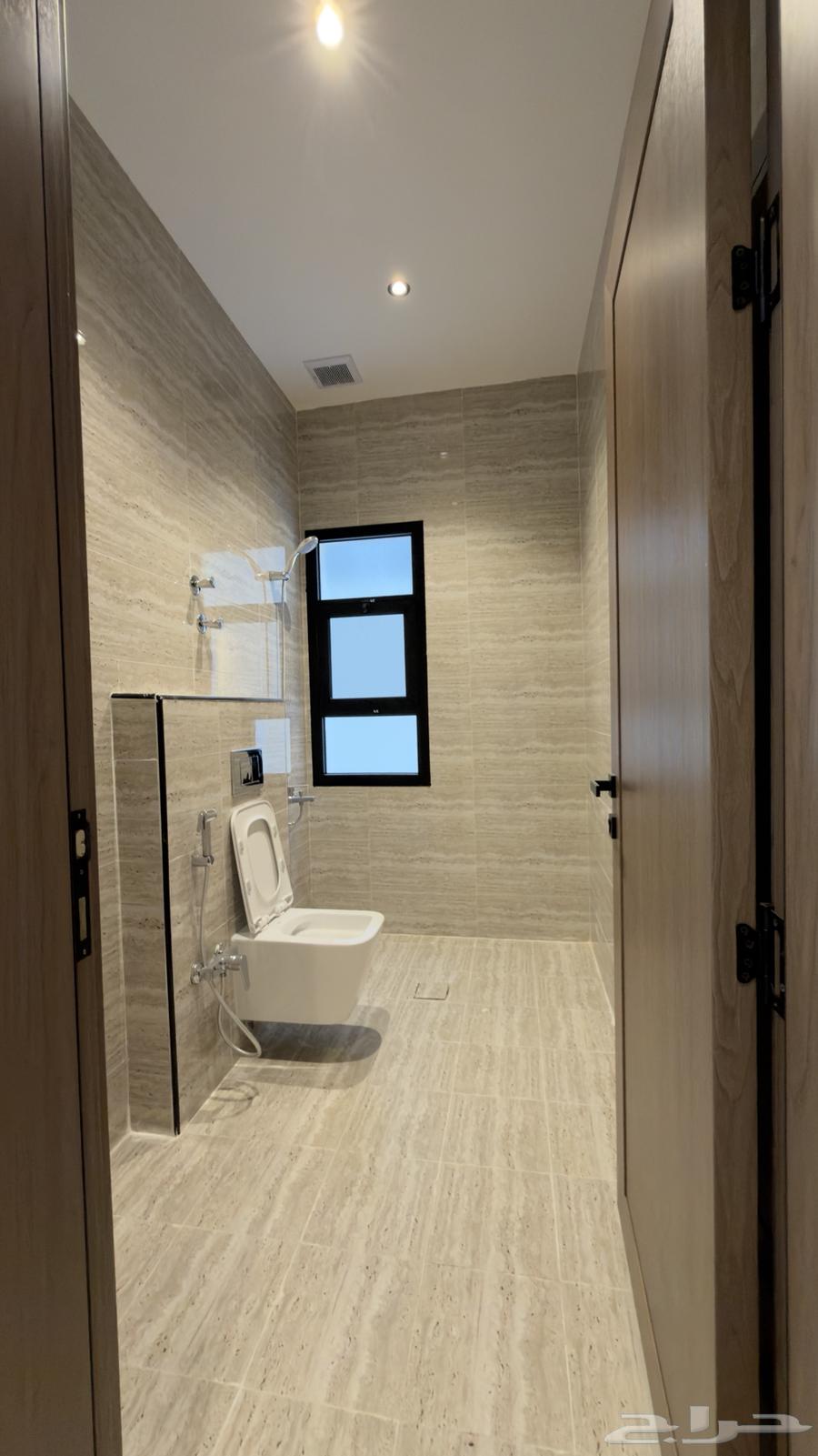 4 bedroom villa in Al Buhairah, Eastern Province 10