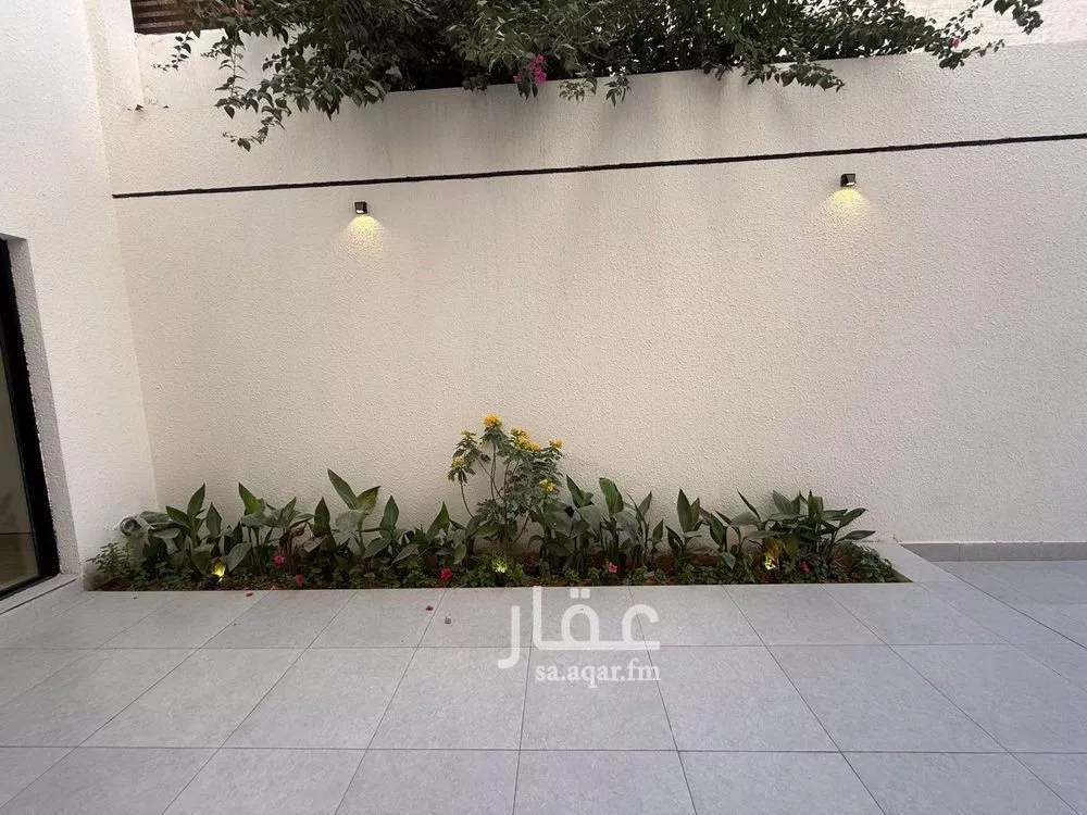 5 bedroom villa in Al Mahdiyyah 2