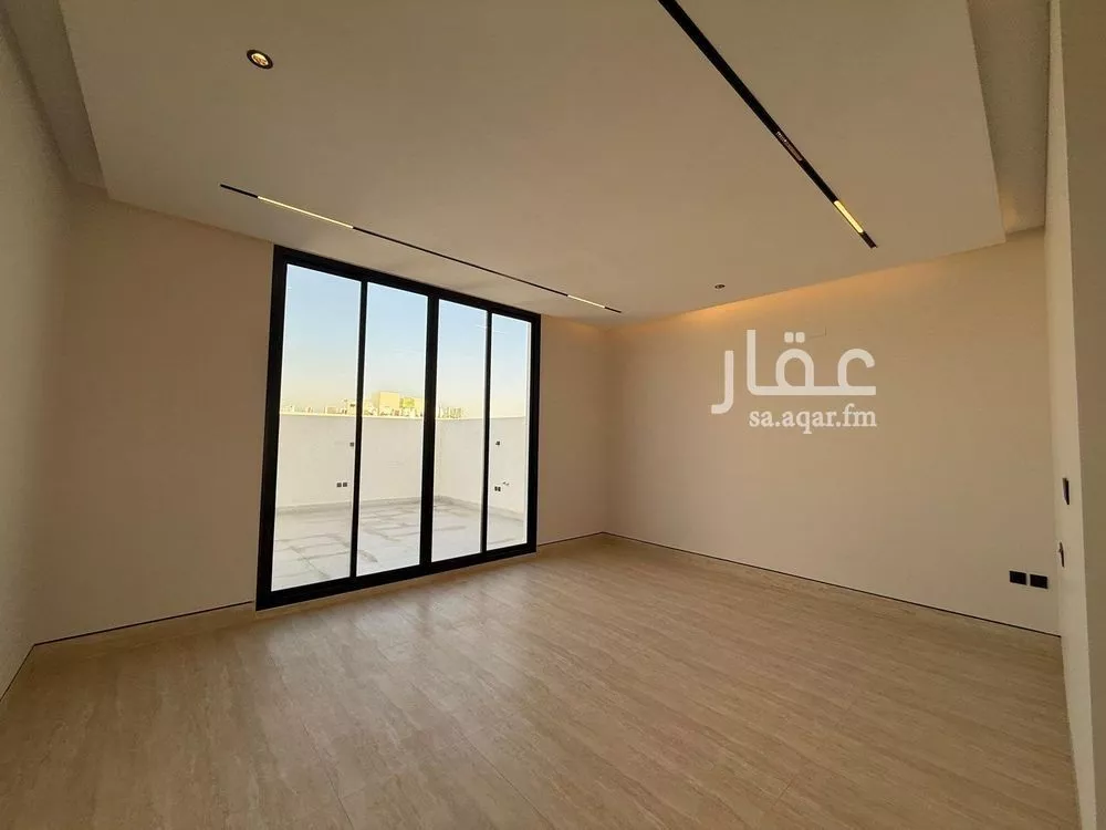 5 bedroom villa in Al Mahdiyyah 6