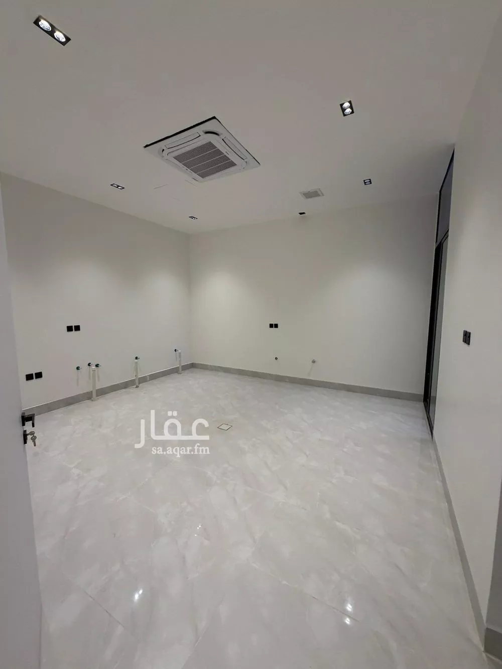 6 bedroom villa in Al Mahdiyyah 4