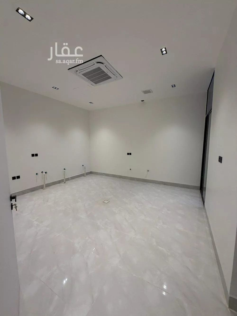 فيلا 6 غرف في المهدية 5