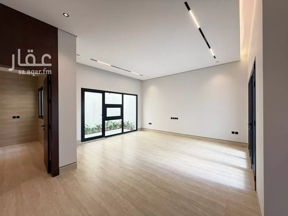 5 bedroom villa in Al Mahdiyyah 8