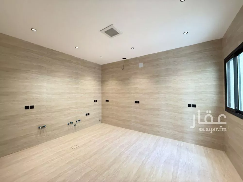 5 bedroom villa in Al Mahdiyyah 9