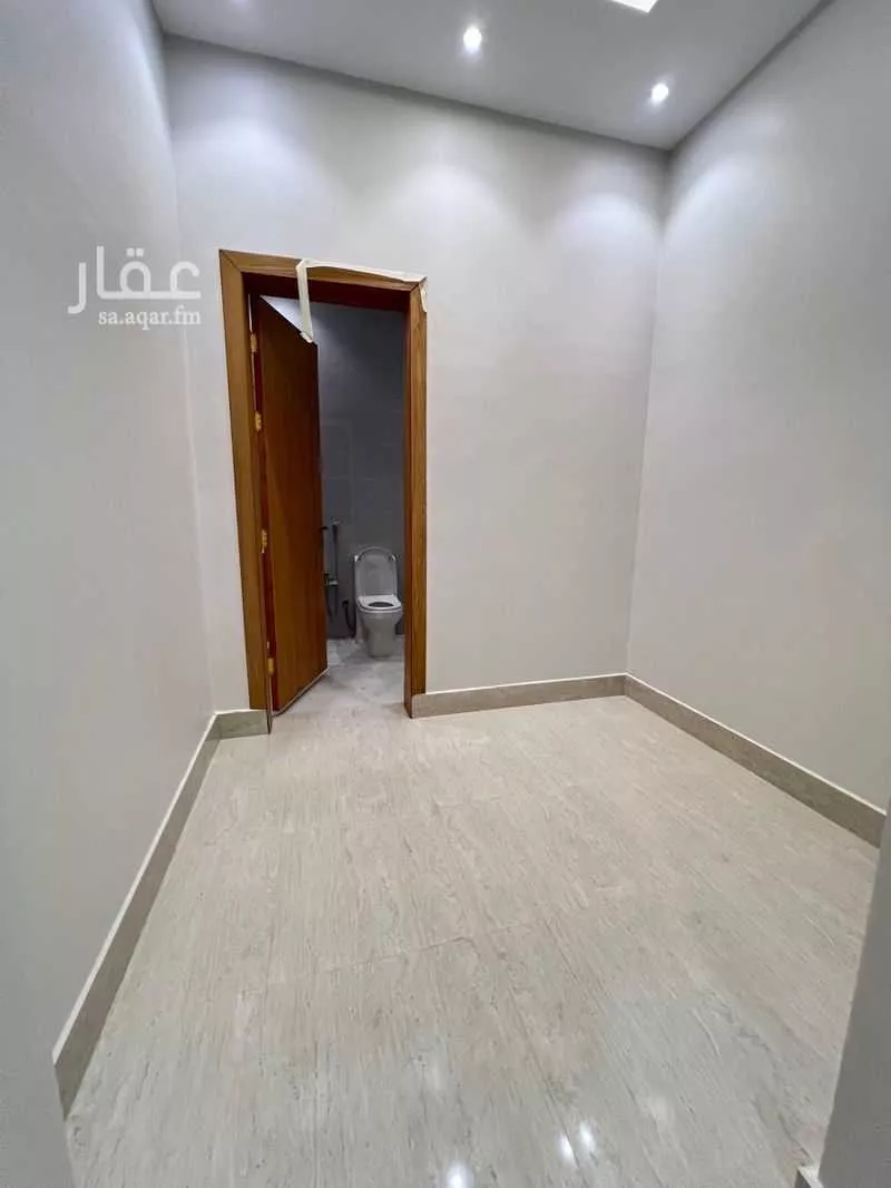 8 bedroom villa in Al Janadriyah 12